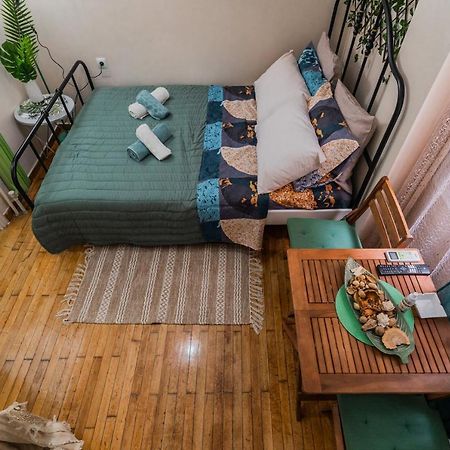 Green Boho Apartment Athens Exterior photo