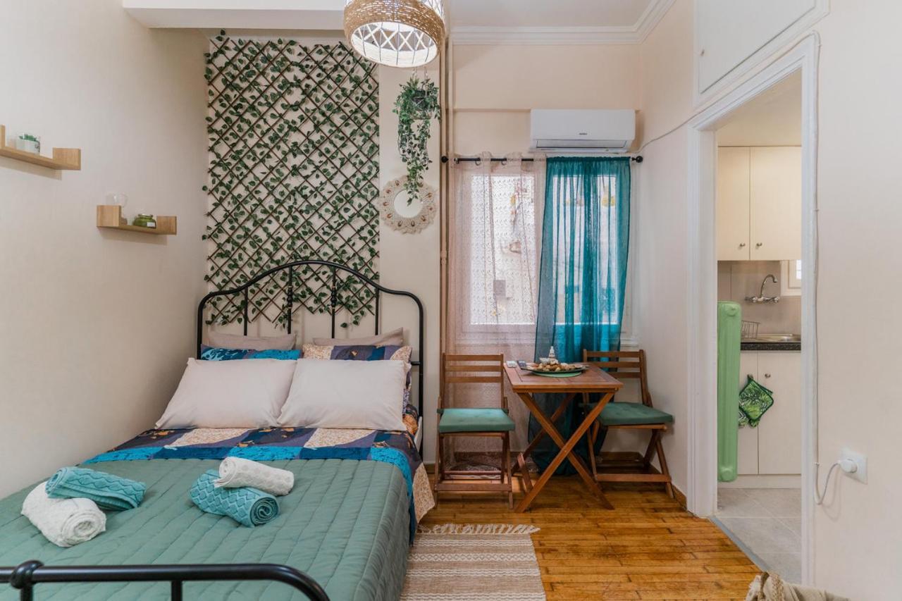 Green Boho Apartment Athens Exterior photo