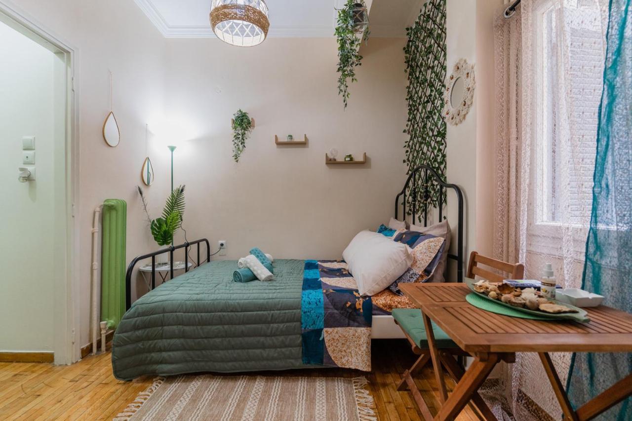 Green Boho Apartment Athens Exterior photo